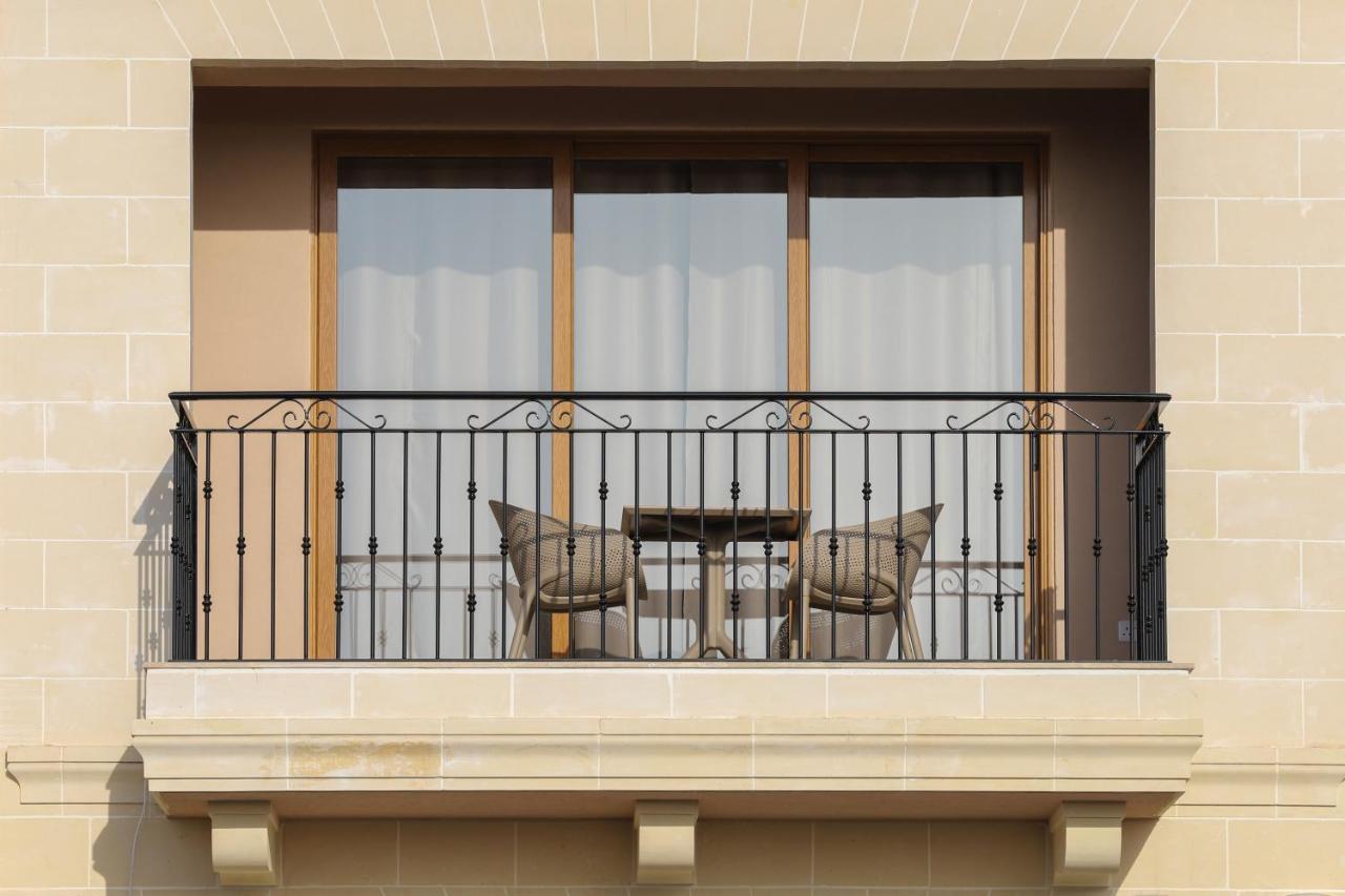 Gem Beachfront Apt With Amazing Bay And Sea Views Birzebbuga Exterior photo